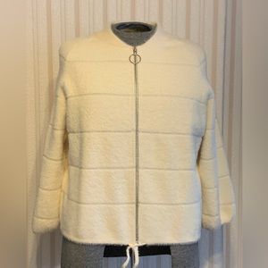 Cardigan in cream color for women size L wool.